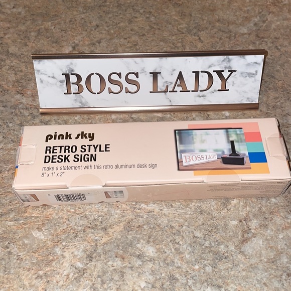 Retro Style Desk Sign 8”x1”x2” Boss Lady - Picture 6 of 6